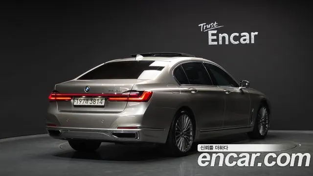BMW 7 SERIES 2021 — 132 253 км, светло-золотистый, Корея — под ключ — фото 2