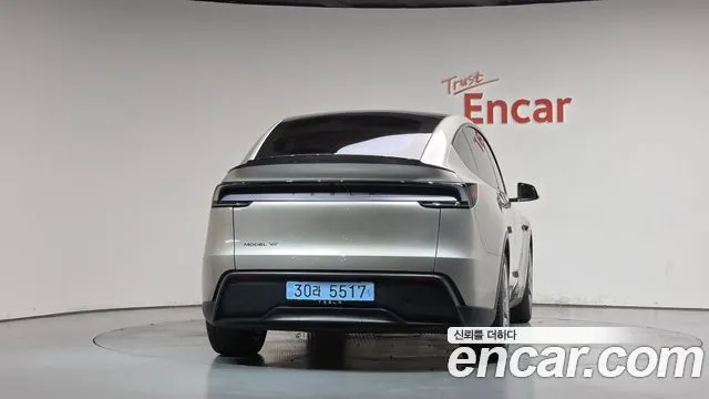 TESLA MODEL Y 2026 — 3 117 км, серебристо-серый, Корея — под ключ — фото 4