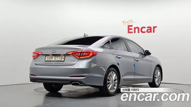HYUNDAI SONATA 2017 — 108 068 км, серебристо-серый, Корея — под ключ — фото 2