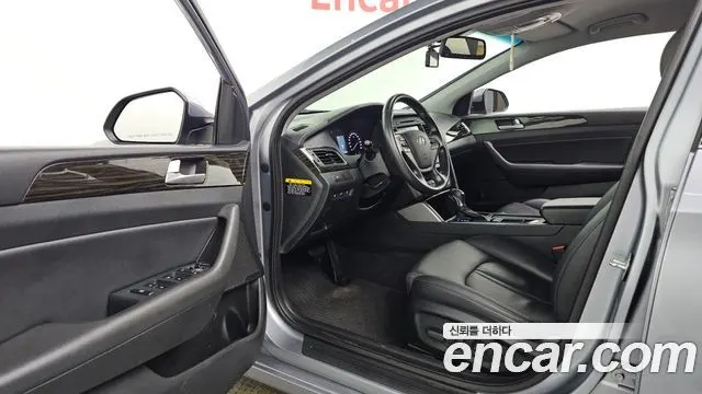 HYUNDAI SONATA 2017 — 108 068 км, серебристо-серый, Корея — под ключ — фото 10