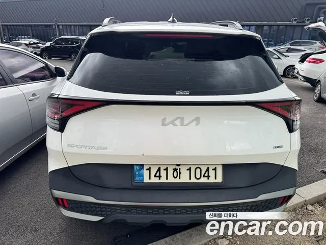 KIA SPORTAGE HYBRID 2022 — 87 667 км, белый, Корея — под ключ — фото 4