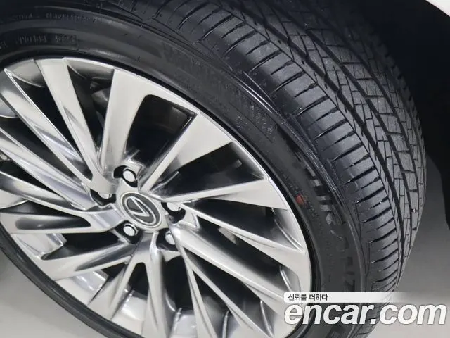 LEXUS ES300H 2026 — 4 563 км, белый-перламутр, Корея — под ключ — фото 5