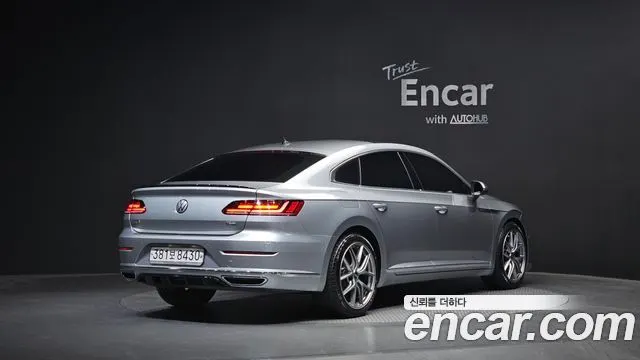 VOLKSWAGEN ARTEON 2019 — 136 921 км, серебристо-серый, Корея — под ключ — фото 1