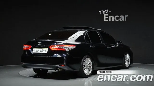 TOYOTA CAMRY 2018 — 119 956 км, чёрный, Корея — под ключ — фото 1