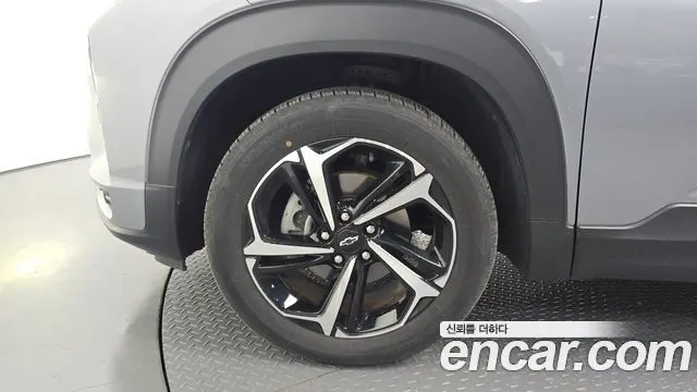 CHEVROLET TRAILBLAZER 2023 — 13 204 км, серебристо-серый, Корея — под ключ — фото 5