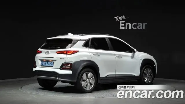 HYUNDAI KONA ELECTRIC 2020 — 85 884 км, белый, Корея — под ключ — фото 2