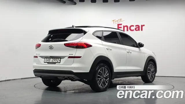 HYUNDAI TUCSON 2019 — 126 115 км, белый, Корея — под ключ — фото 1