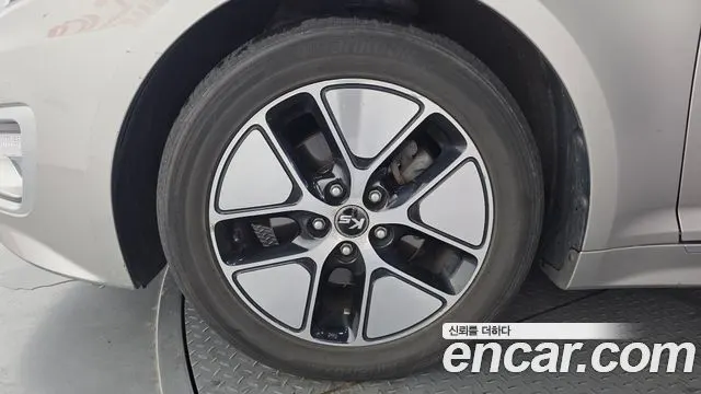 KIA K5 HYBRID 2013 — 237 004 км, серебристо-серый, Корея — под ключ — фото 5