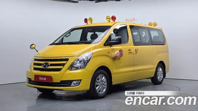HYUNDAI GRAND STAREX 2017 — 145 330 км, жёлтый, Корея — под ключ — фото 1