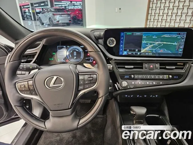 LEXUS ES300H 2026 — 3 766 км, чёрный, Корея — под ключ — фото 10