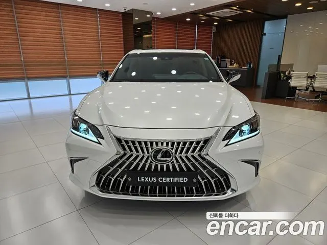 LEXUS ES300H 2026 — 5 234 км, белый-перламутр, Корея — под ключ — фото 3