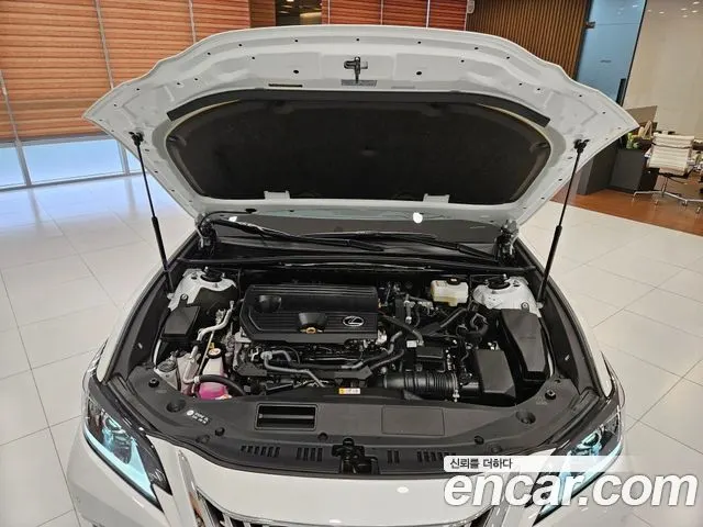 LEXUS ES300H 2026 — 5 234 км, белый-перламутр, Корея — под ключ — фото 7