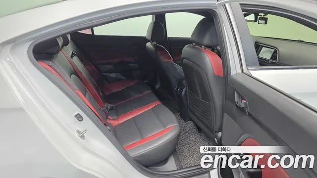 HYUNDAI AVANTE 2018 — 139 375 км, белый, Корея — под ключ — фото 12