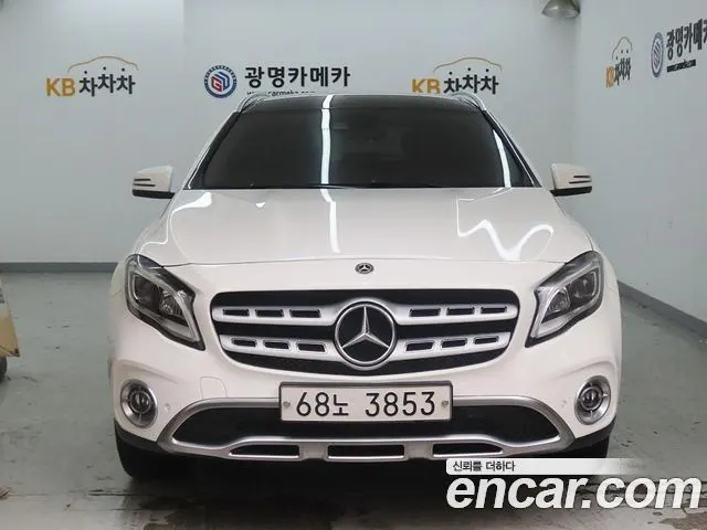 MERCEDES-BENZ GLA-CLASS X156 2019 — 48 199 км, белый, Корея — под ключ — фото 1