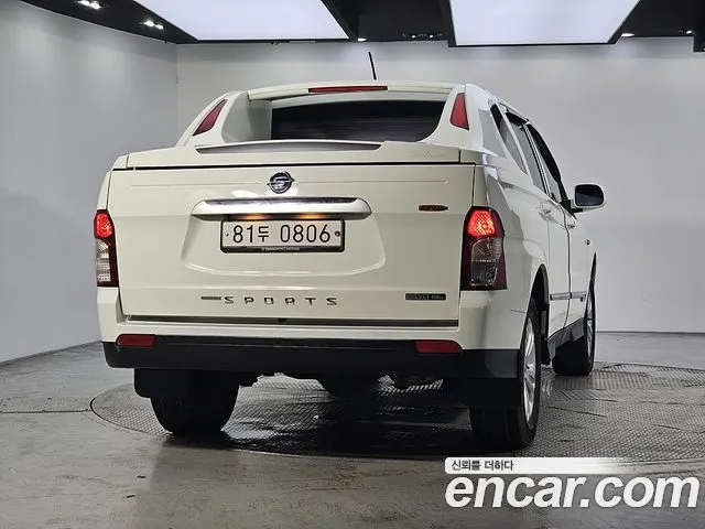 KGM KORANDO SPORTS 2018 — 80 102 км, белый, Корея — под ключ — фото 3
