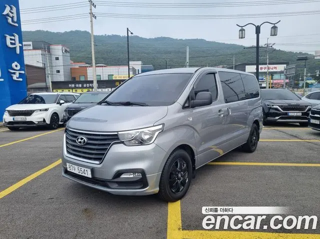 HYUNDAI GRAND STAREX 2019 — 149 083 км, серебристо-серый, Корея — под ключ — фото 1