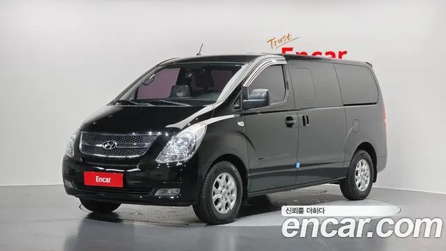 HYUNDAI GRAND STAREX 2015 — 186 039 км, чёрный, Корея — под ключ — фото 1