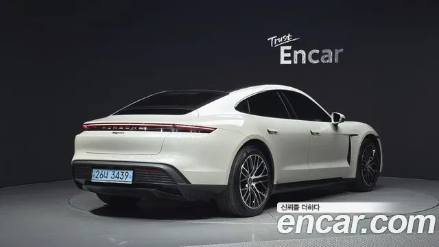 PORSCHE TAYCAN 2022 — 100 552 км, серебристо-серый, Корея — под ключ — фото 2