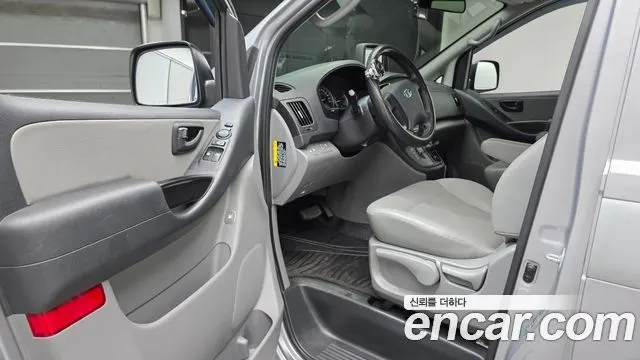 HYUNDAI GRAND STAREX 2021 — 34 330 км, серебристо-серый, Корея — под ключ — фото 10