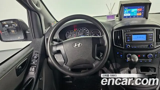 HYUNDAI GRAND STAREX 2017 — 174 485 км, серебристый, Корея — под ключ — фото 12