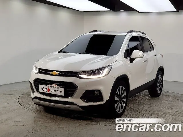 CHEVROLET TRAX 2020 — 128 180 км, белый, Корея — под ключ — фото 1