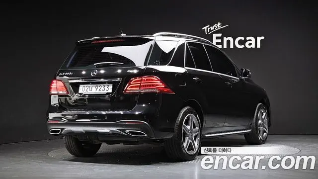 MERCEDES-BENZ GLE-CLASS W166 2016 — 118 028 км, чёрный, Корея — под ключ — фото 1