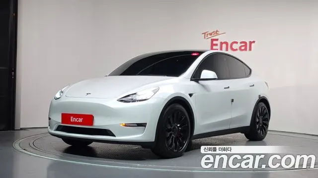 TESLA MODEL Y 2021 — 116 378 км, белый, Корея — под ключ — фото 1