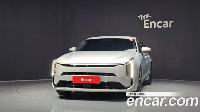 KIA K8 HYBRID 2025 — 60 620 км, белый-перламутр, Корея — под ключ — фото 3