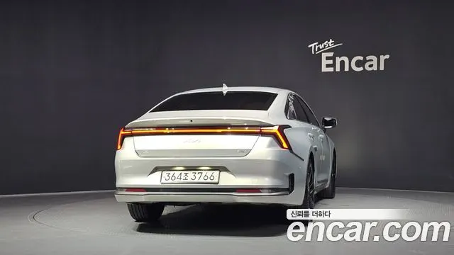 KIA K8 HYBRID 2025 — 60 620 км, белый-перламутр, Корея — под ключ — фото 4