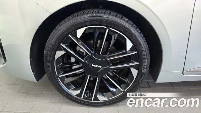 KIA K8 HYBRID 2025 — 60 620 км, белый-перламутр, Корея — под ключ — фото 5