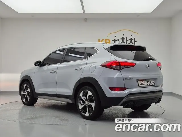 HYUNDAI TUCSON 2018 — 184 763 км, белый, Корея — под ключ — фото 3