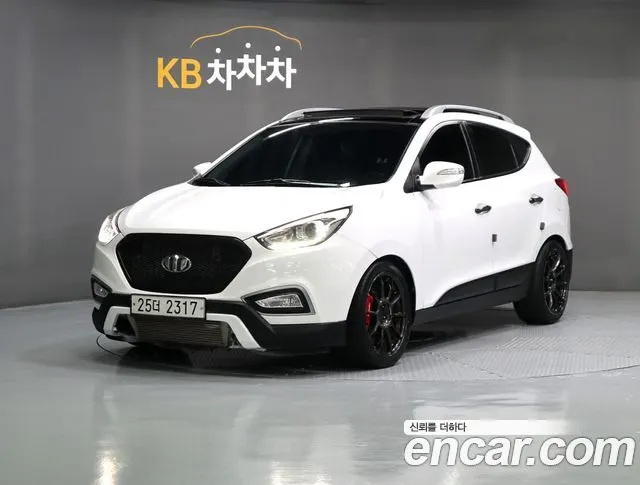 HYUNDAI TUCSON 2015 — 120 115 км, белый, Корея — под ключ — фото 11