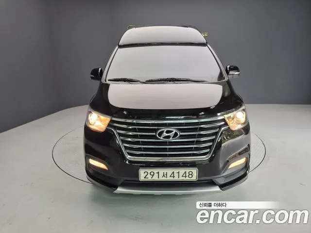 HYUNDAI GRAND STAREX 2019 — 174 500 км, чёрный, Корея — под ключ — фото 1