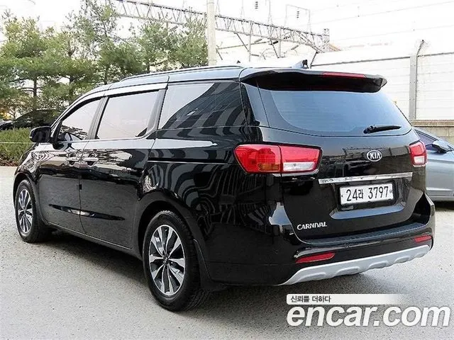 KIA CARNIVAL 2015 — 130 108 км, чёрный, Корея — под ключ — фото 3
