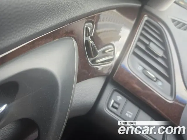 HYUNDAI GRANDEUR 2012 — 168 000 км, серебристо-серый, Корея — под ключ — фото 8