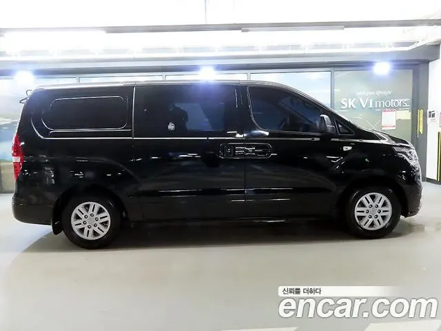HYUNDAI GRAND STAREX 2019 — 180 000 км, чёрный, Корея — под ключ — фото 3