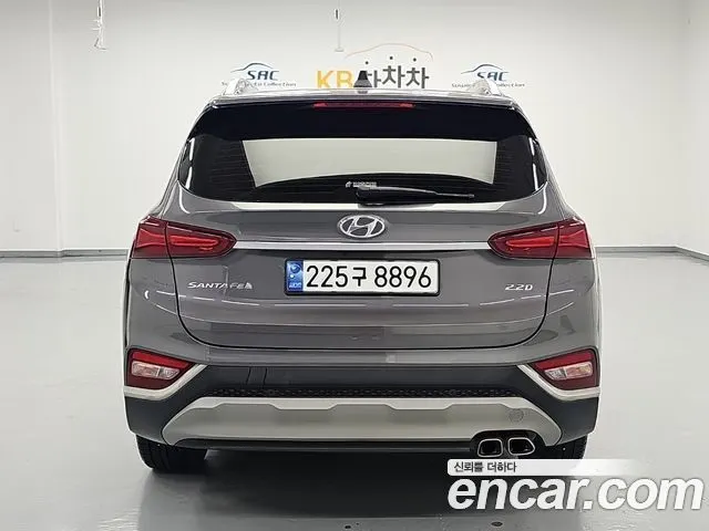 HYUNDAI SANTA FE 2019 — 125 370 км, серый, Корея — под ключ — фото 4
