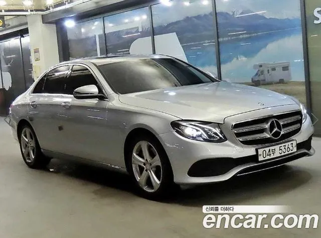 MERCEDES-BENZ E-CLASS W213 2017 — 46 733 км, серебристый, Корея — под ключ — фото 11