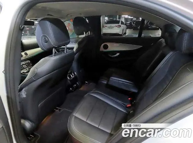 MERCEDES-BENZ E-CLASS W213 2017 — 46 733 км, серебристый, Корея — под ключ — фото 7