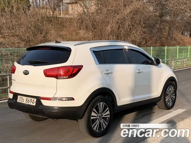 KIA SPORTAGE R 2016 — 148 696 км, белый, Корея — под ключ — фото 6