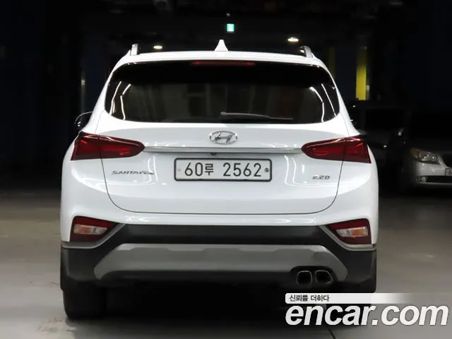 HYUNDAI SANTA FE 2019 — 138 530 км, белый, Корея — под ключ — фото 3