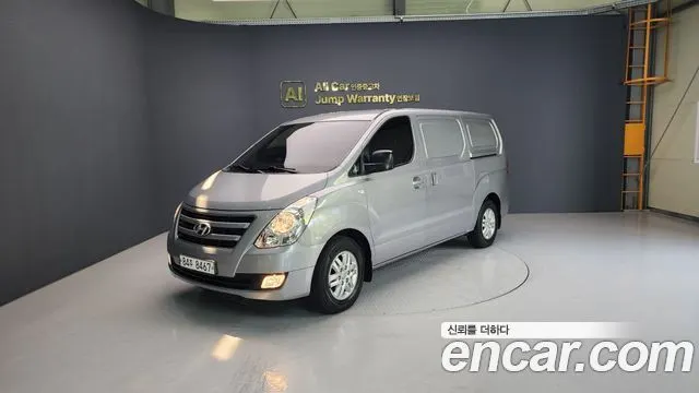 HYUNDAI GRAND STAREX 2017 — 128 268 км, серебристый, Корея — под ключ — фото 1