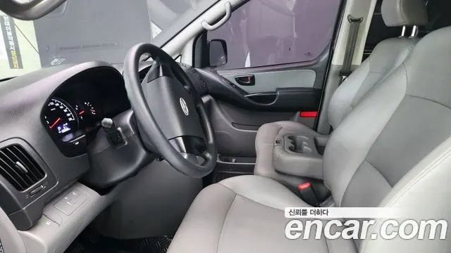HYUNDAI GRAND STAREX 2017 — 128 268 км, серебристый, Корея — под ключ — фото 10