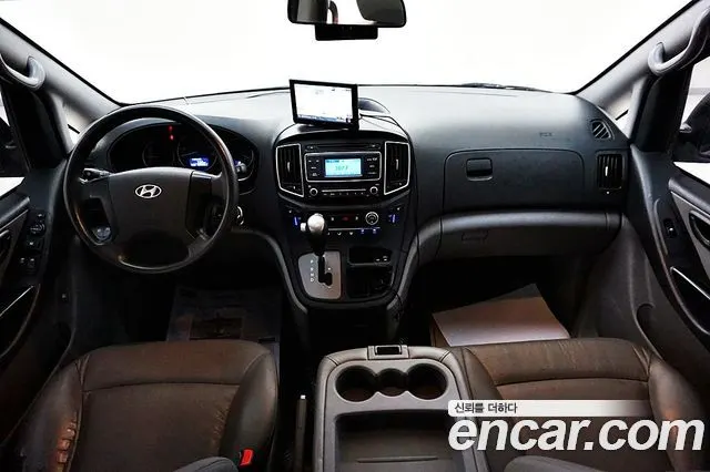 HYUNDAI GRAND STAREX 2016 — 126 335 км, серебристый, Корея — под ключ — фото 7