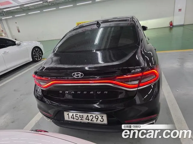 HYUNDAI GRANDEUR 2017 — 191 715 км, чёрный, Корея — под ключ — фото 3