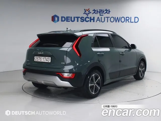 KIA NIRO 2023 — 115 162 км, тёмно-зелёный, Корея — под ключ — фото 4