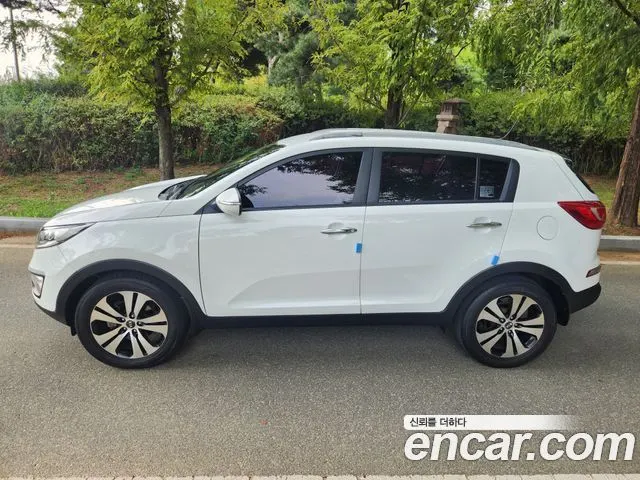 KIA SPORTAGE R 2012 — 144 198 км, белый, Корея — под ключ — фото 3