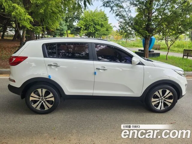 KIA SPORTAGE R 2012 — 144 198 км, белый, Корея — под ключ — фото 7