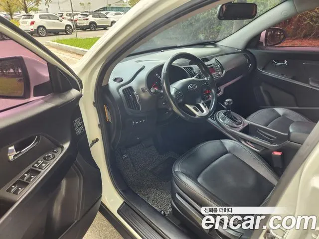 KIA SPORTAGE R 2012 — 144 198 км, белый, Корея — под ключ — фото 9
