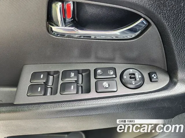 KIA SPORTAGE R 2012 — 144 198 км, белый, Корея — под ключ — фото 10